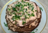Печеночный торт из куриной печени с морковью, луком и помидором