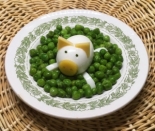 Поросенок из яйца с горошком для ребенка 1,5 года 