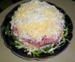 Сельдь под шубой с яблоками, яйцом и сыром 